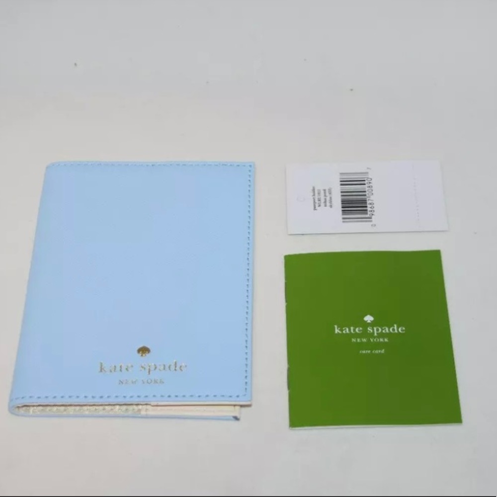 NWT Kate Spade Mika’s Pond Passport Holder